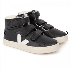 VEJA Black High-Top Sneakers with sheep lining